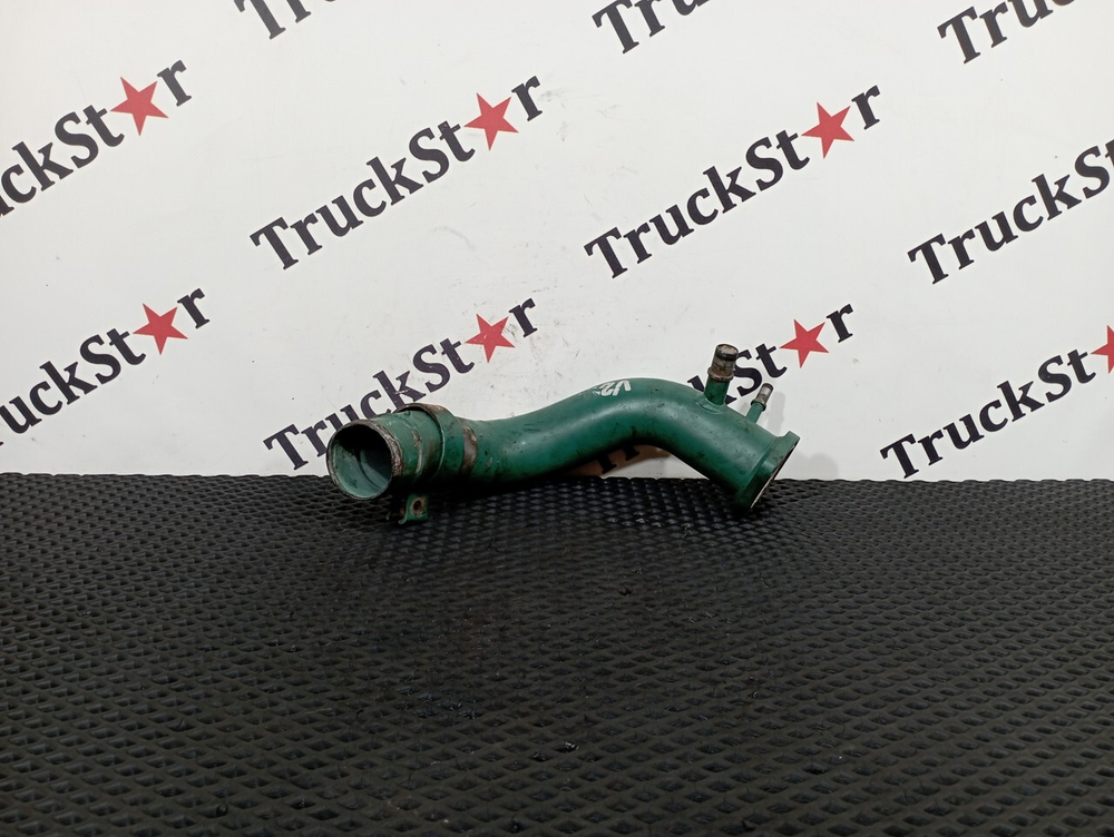 Патрубок системы охлаждения