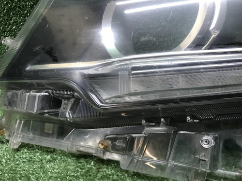 Стекло фары левое Toyota LC Prado 150 (2017-н.в.)