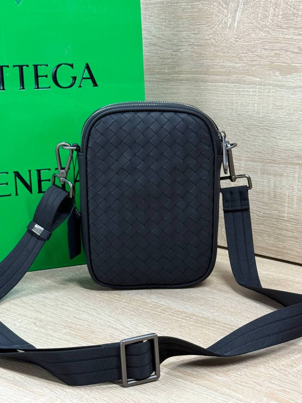 Сумка-мессенджер Bottega Veneta