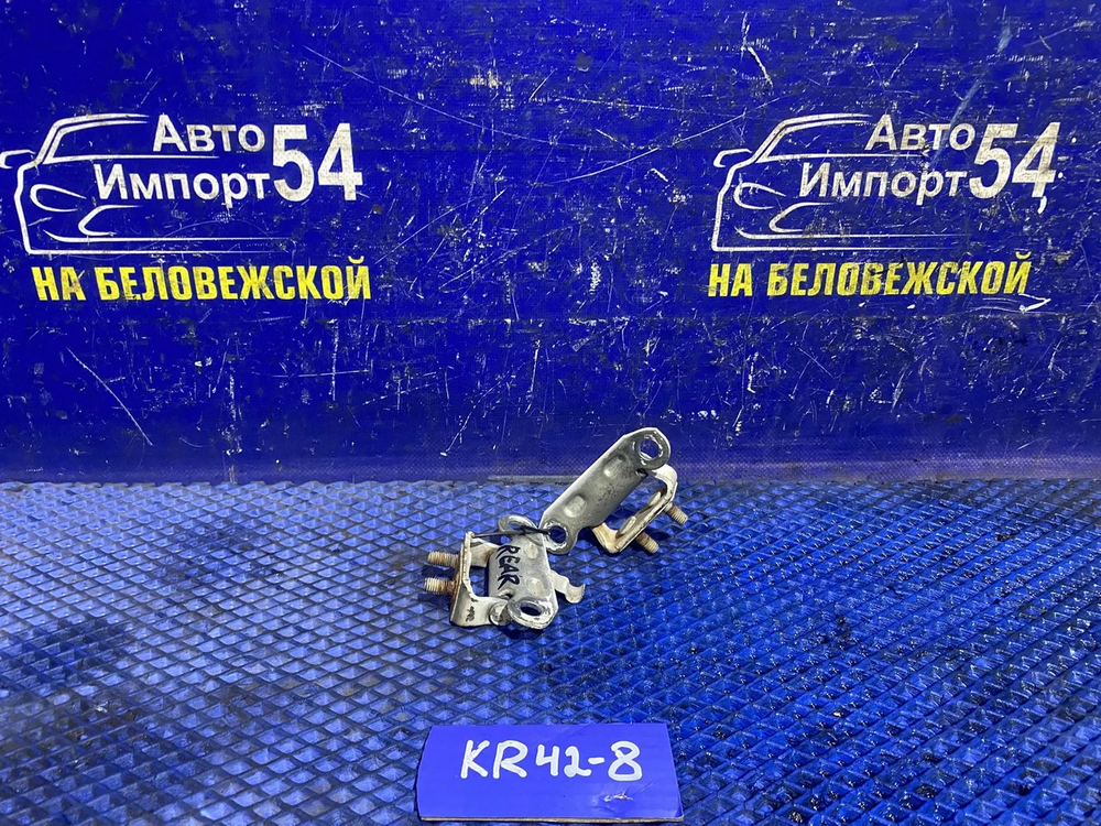 Петля багажника TOYOTA LITEACE 1999