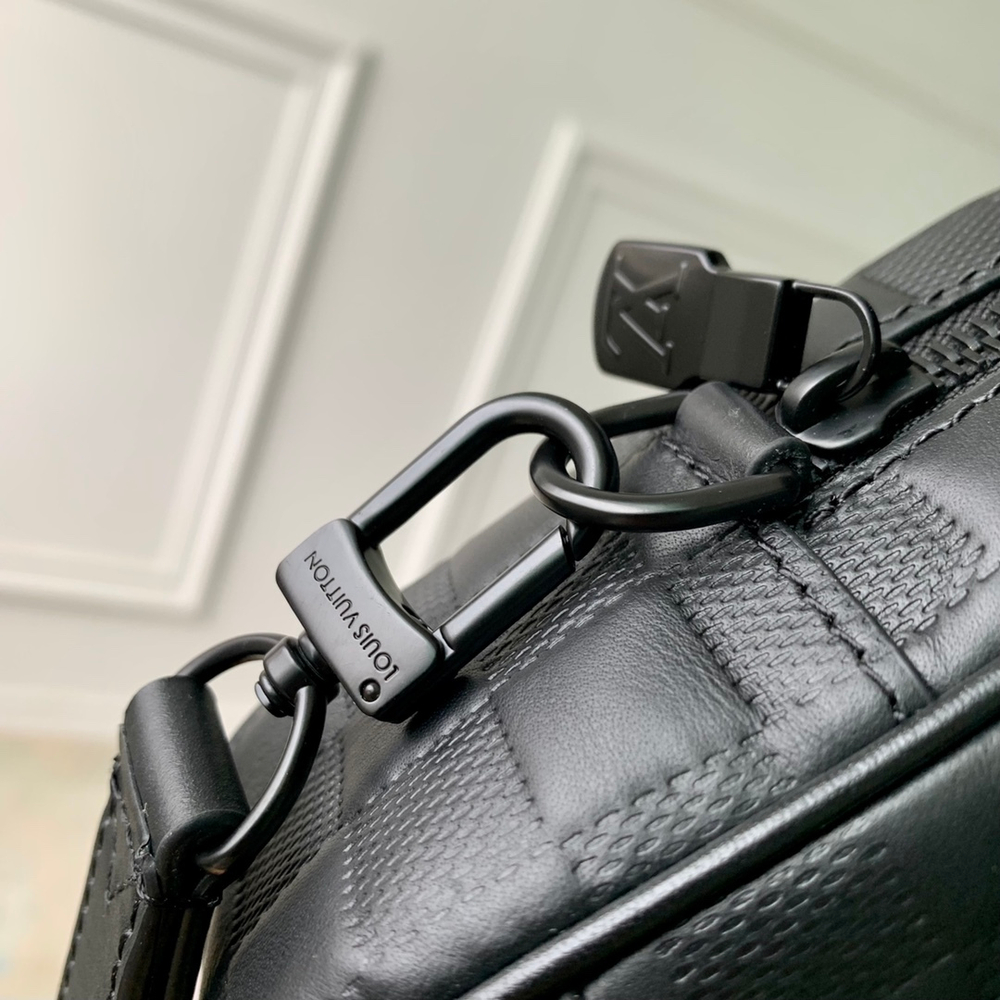 Louis Vuitton Pochette Kasai