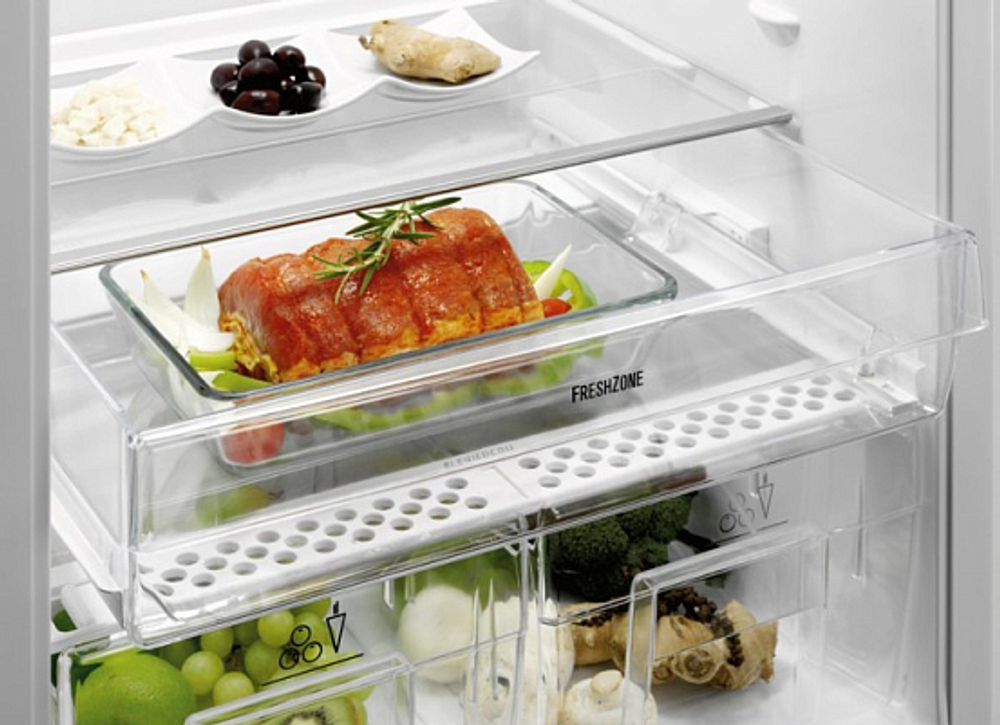 Холодильник встраиваемый комби Electrolux ENN3153AOW