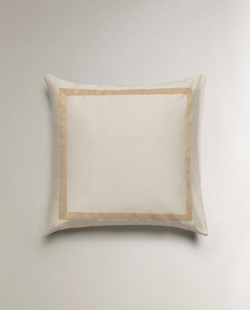 ZARA HOME НАВОЛОЧКА С КАЙМОЙ (300 НИТЕЙ), ЗОЛОТИСТЫЙ