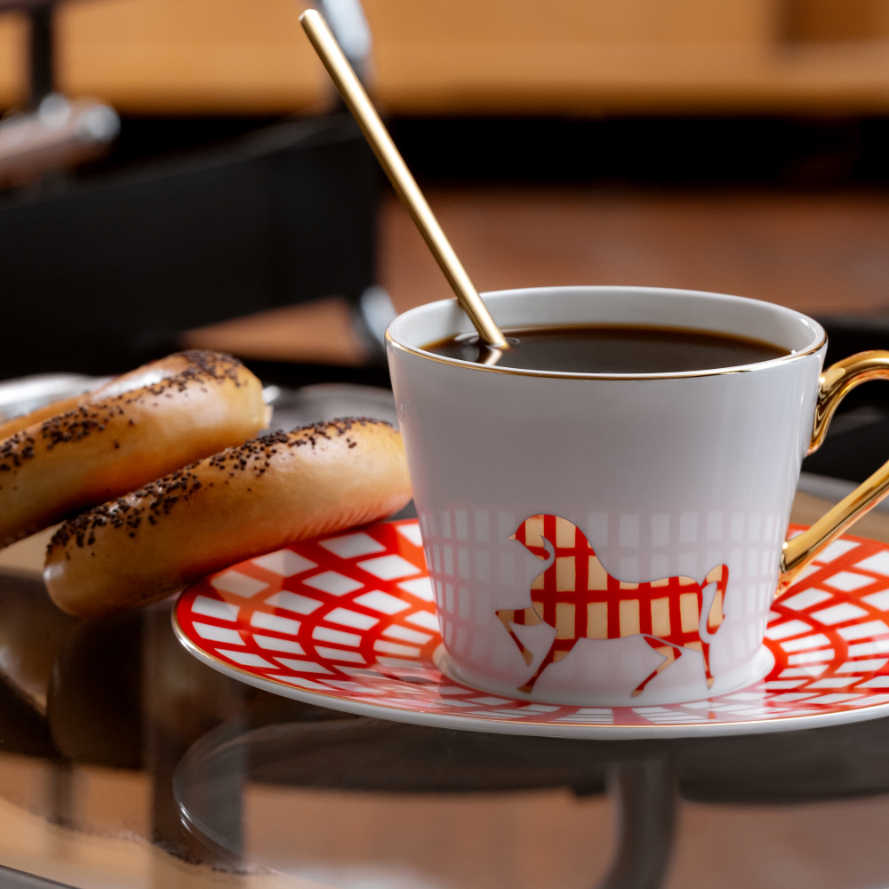 Чайная пара Farforite «Золотой конь» 250 мл в подарочной коробке