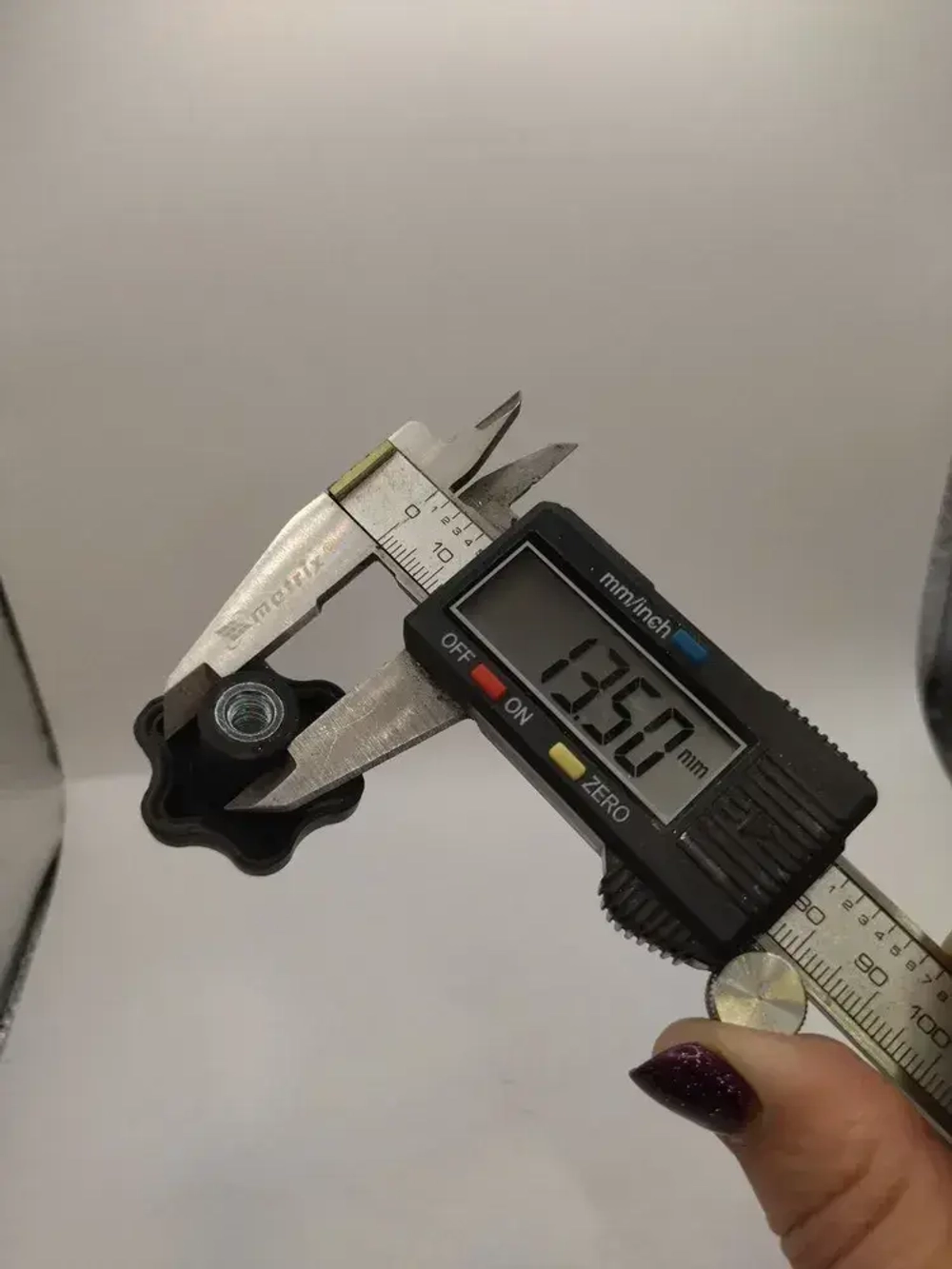 Гайка-барашек М6 х 1 сквозная проходная (2 шт в упаковке)