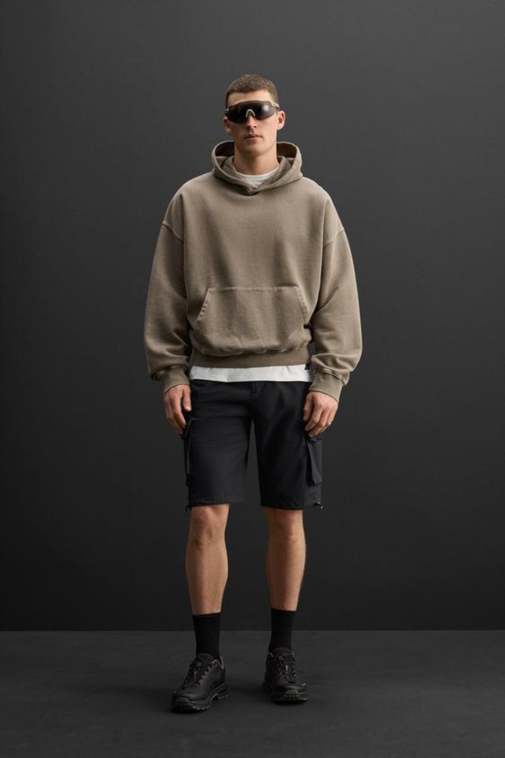 ZARA ХУДИ С ПРИНТАМИ, ЗЕМЛЯНОЙ