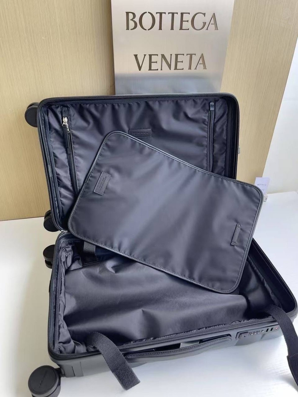 Чемодан Bottega Venetta