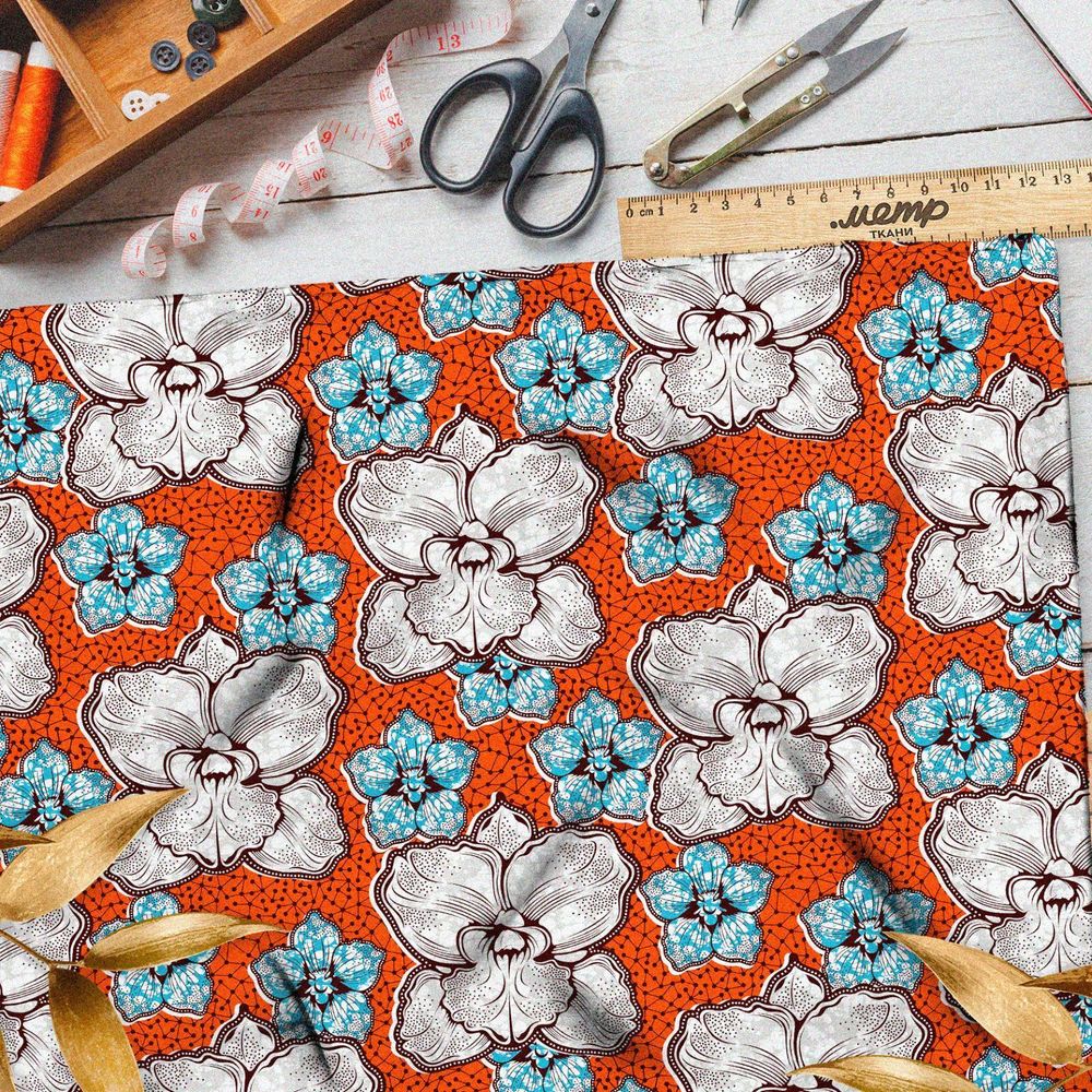 Ткань интерлок белые цветы с голубыми