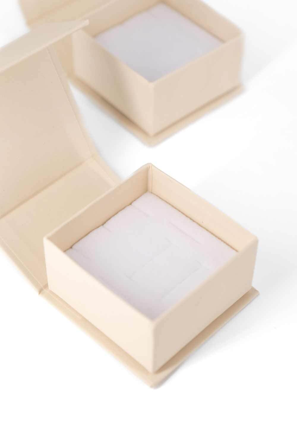 Картонный футляр «Марк» с магнитной крышкой