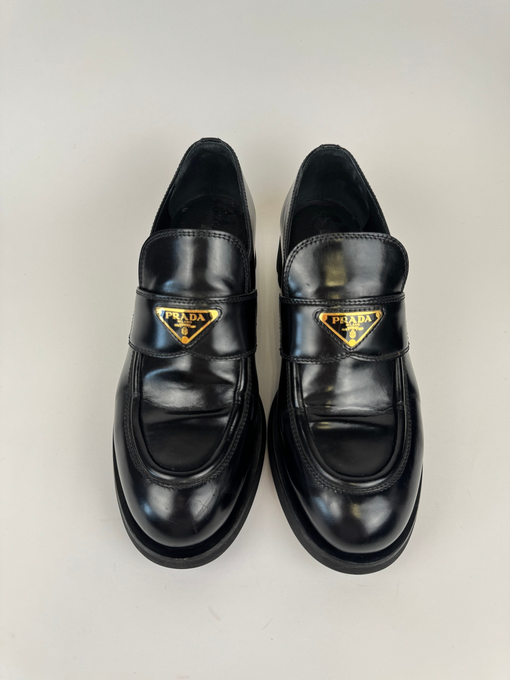 Лоферы Prada