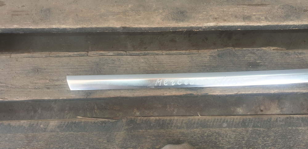 Накладка стекла заднего левого Mercedes GLC (X253) 15-нв Б/У Оригинал A2536700122