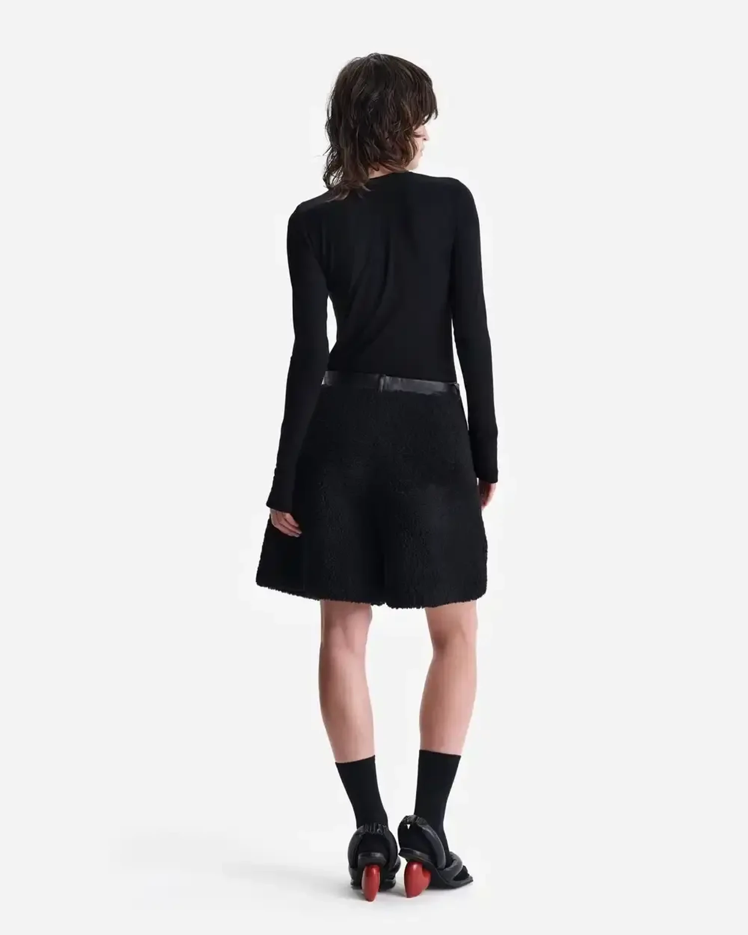 Бермуды из овчины черные