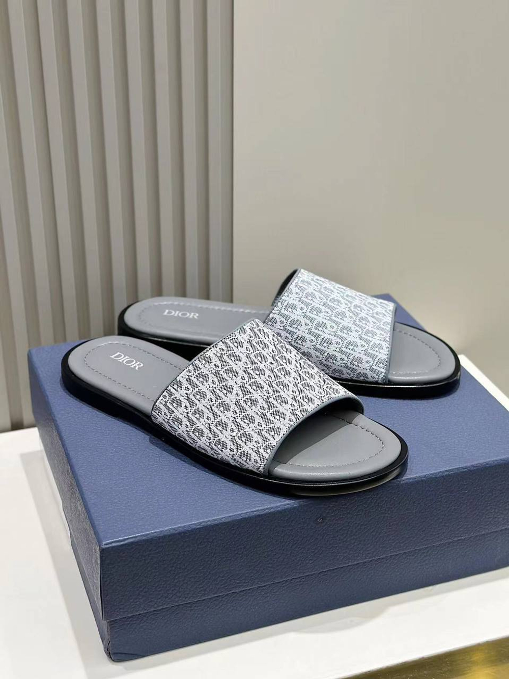 Шлёпанцы Dior