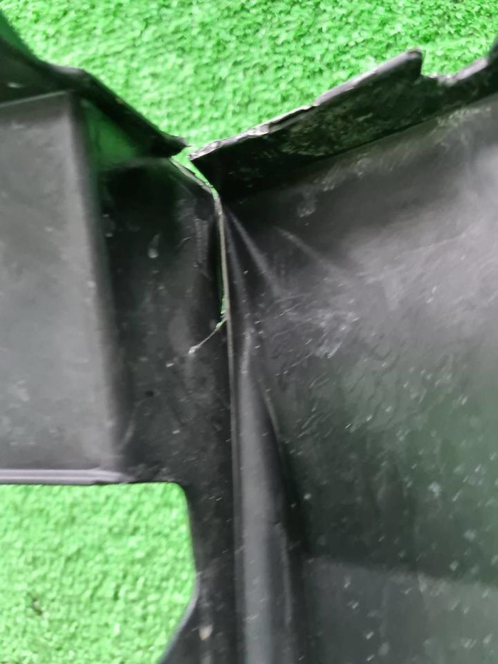 Бампер задний Toyota Land Cruiser 300 (2021-н.в.)