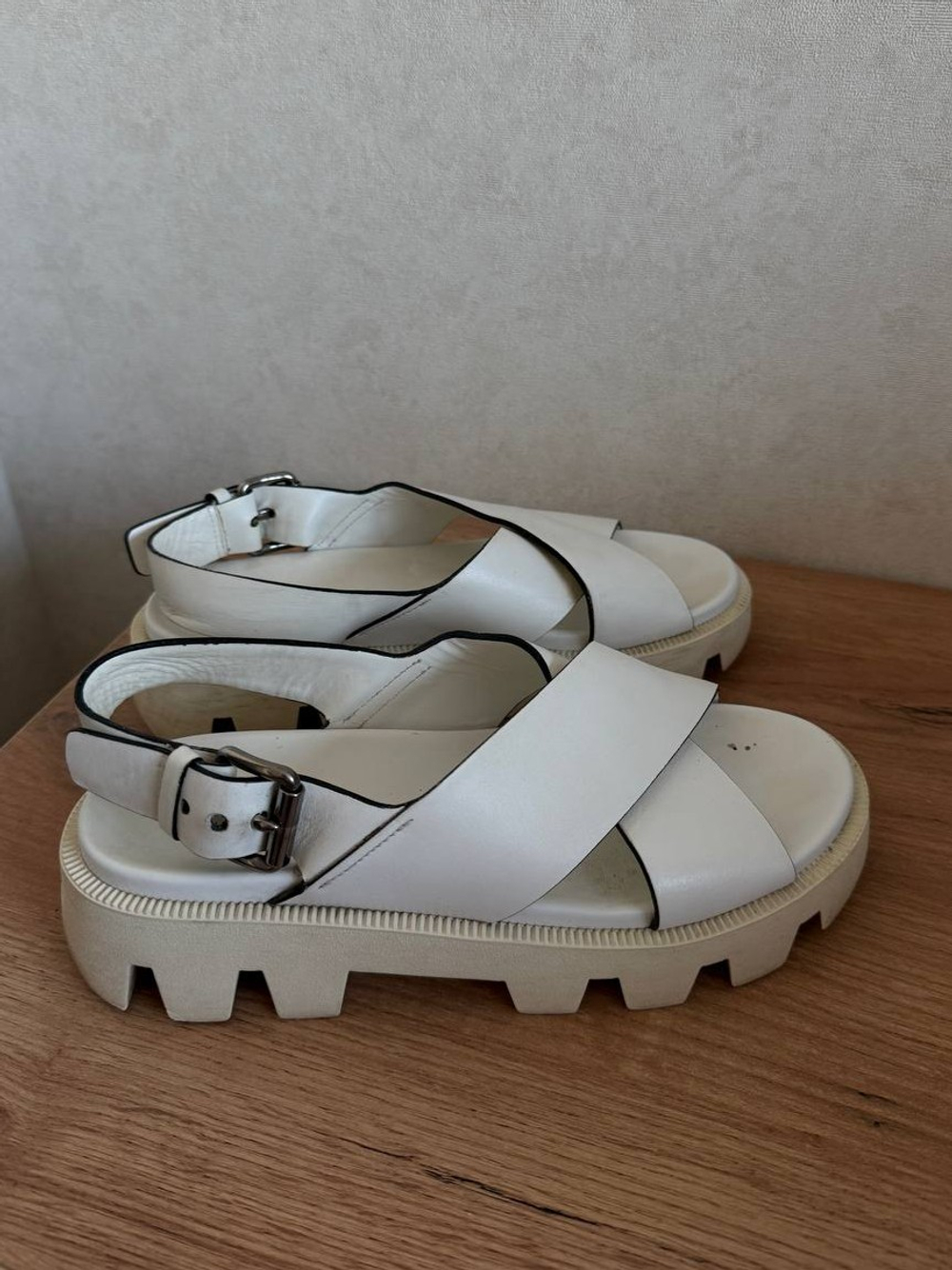 Сандалии Prada