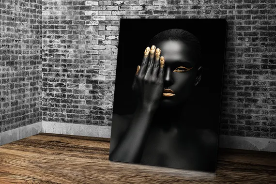 Постер "Девушка в золоте"