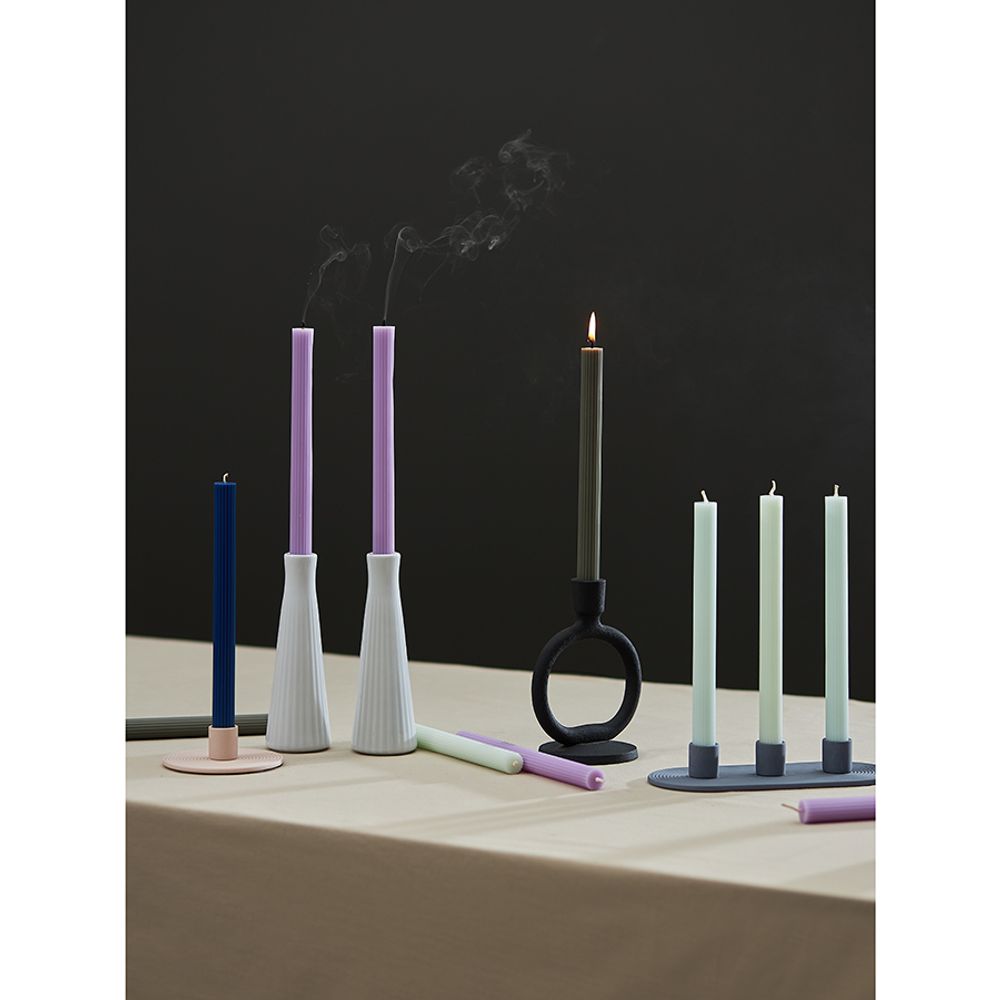 Набор из двух свечей цвета лаванды из коллекции Edge, 24,5 см