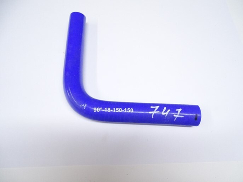 Патрубок угловой силикон 90,d 18,L150x150, 3 нити стенка (4мм) (CARUM)