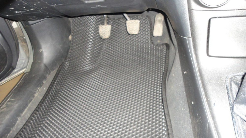 Автоковрики для Toyota Avensis T250 (2003-2009)