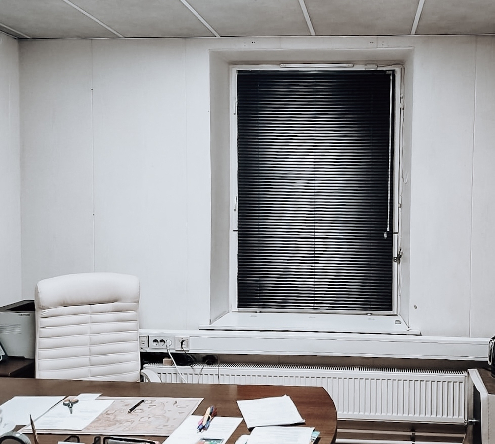 Классические навесные жалюзи из алюминия