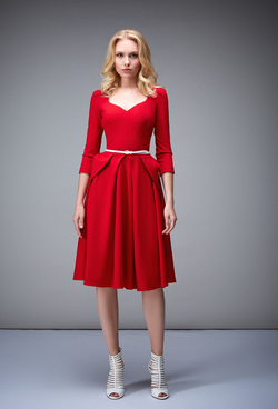 Платье с баской и фигурной горловиной красное 03-03-19FW
