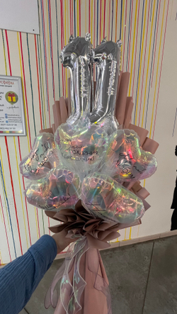 Букет с цифрами и сердцами-хамелеон