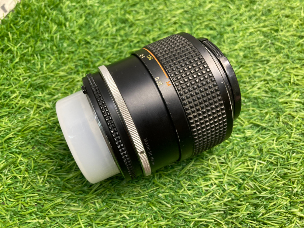 Nikon Zoom-Nikkor 28-50mm 3.5