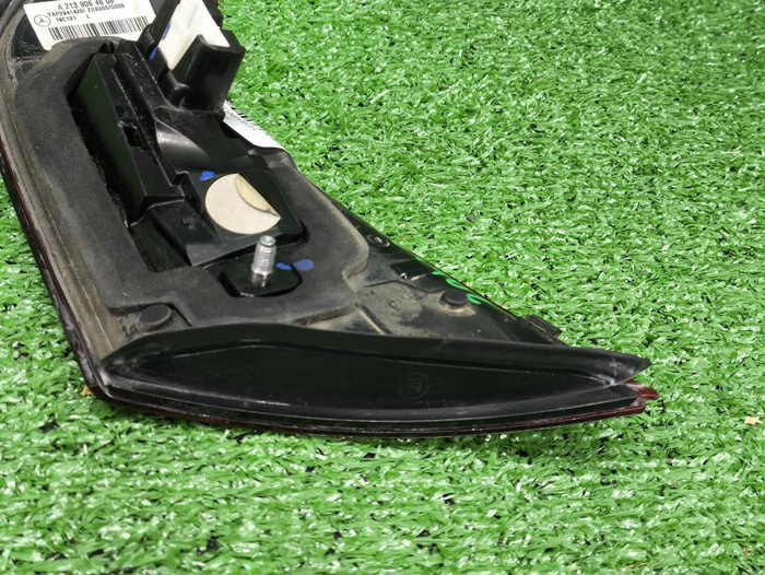 Фонарь левый внутренний Mercedes E W213 (20-23)