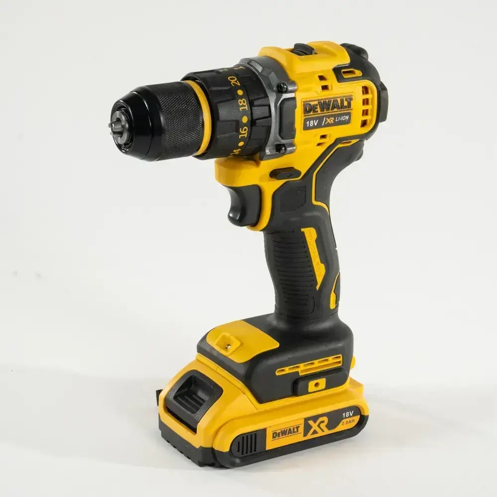 DeWalt Дрель-шуруповерт, 18 В, 60 Нм, 2 АКБ