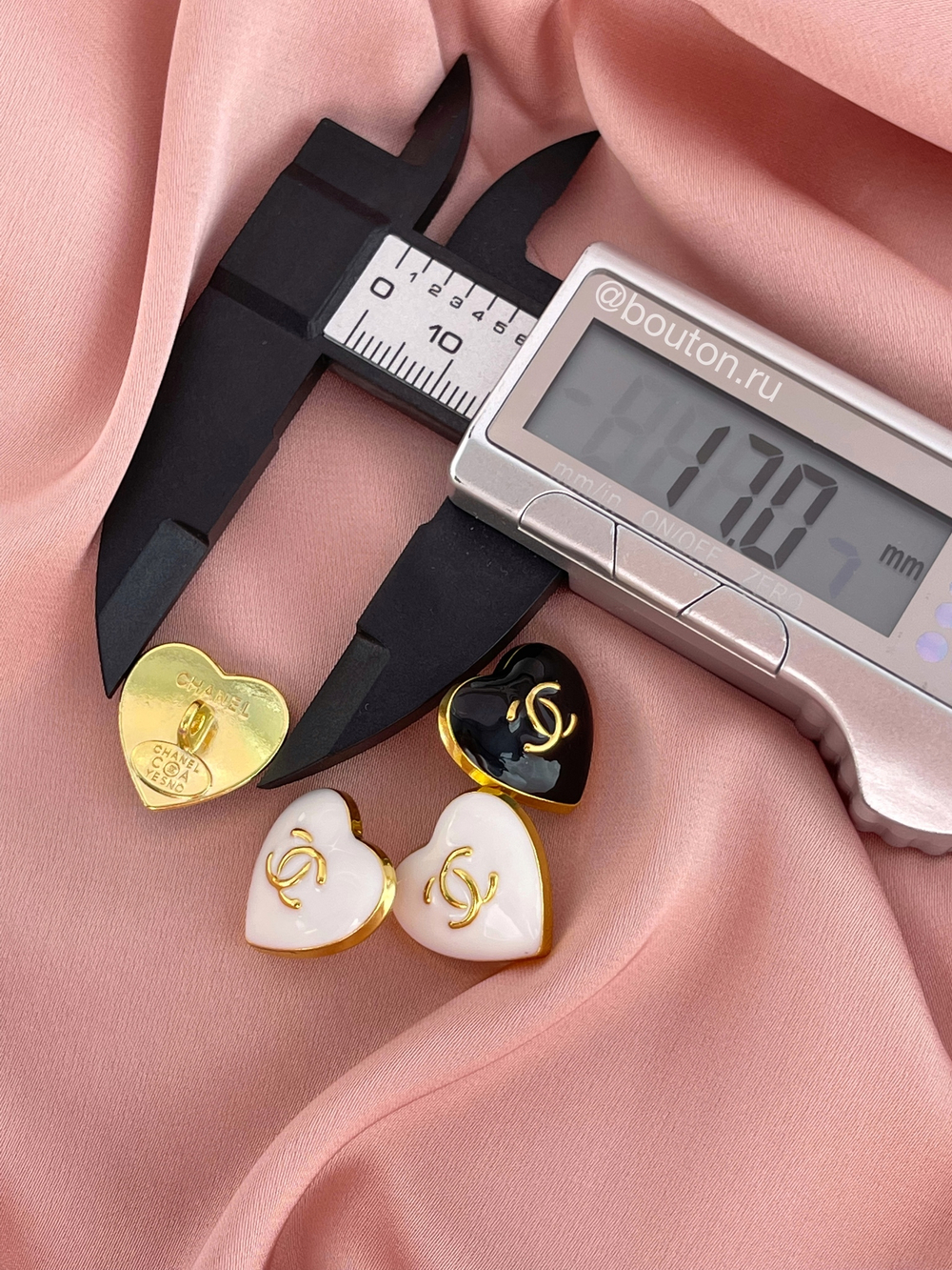 Пуговицы Шан. сердце белое золото 17 мм