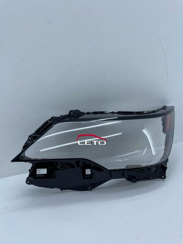 Стекло фары (LH 8110B-60R20 8110B60R20