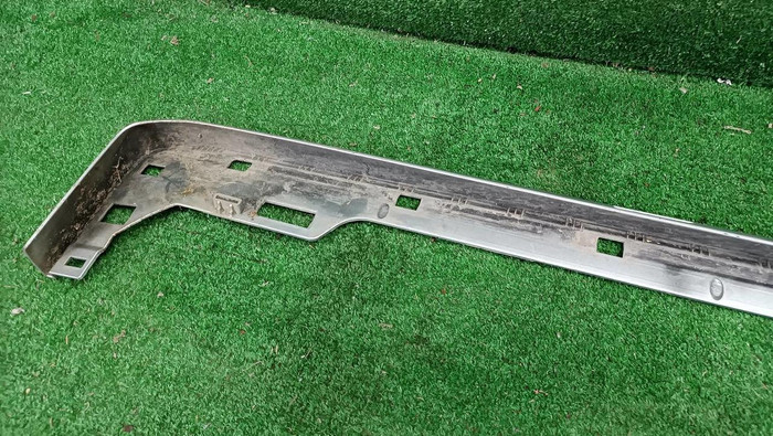 Накладка подножки правая Toyota Land Cruiser Prado (2009-н.в.)