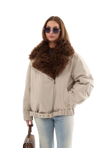Бежевая парка-косуха с меховым воротником