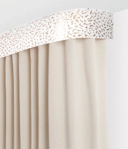 Пластиковый карниз с тиснением Legrand 3-х рядный Капелла 2400 мм