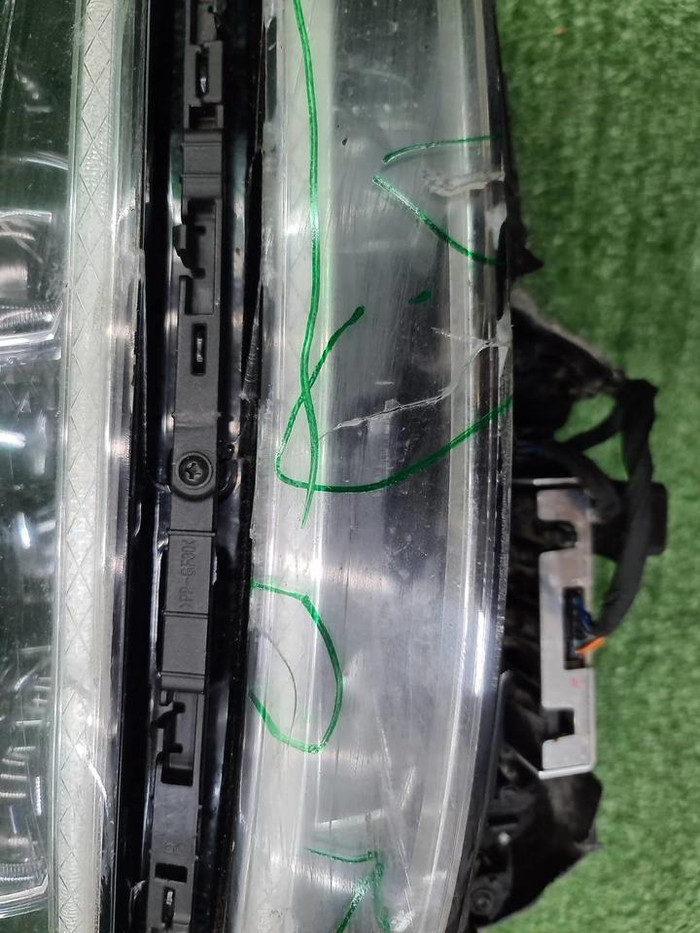 Битая Фара правая Genesis G80 2 (2020-2024) LED