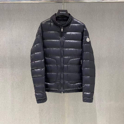 Пуховик Moncler