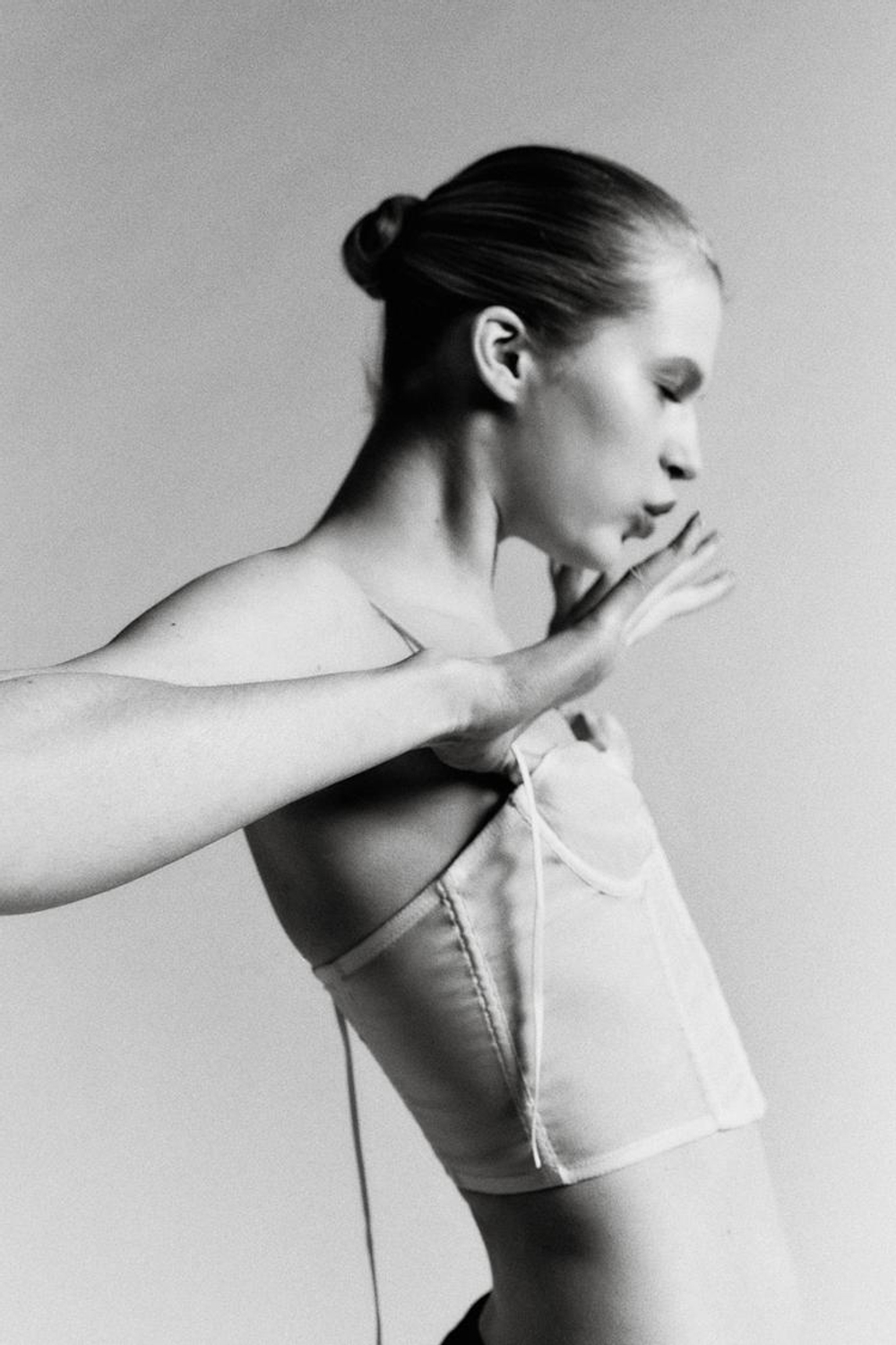 ZARA КОРСЕТ НА КОСТОЧКАХ СО ШНУРОВКОЙ, ЭКРЮ