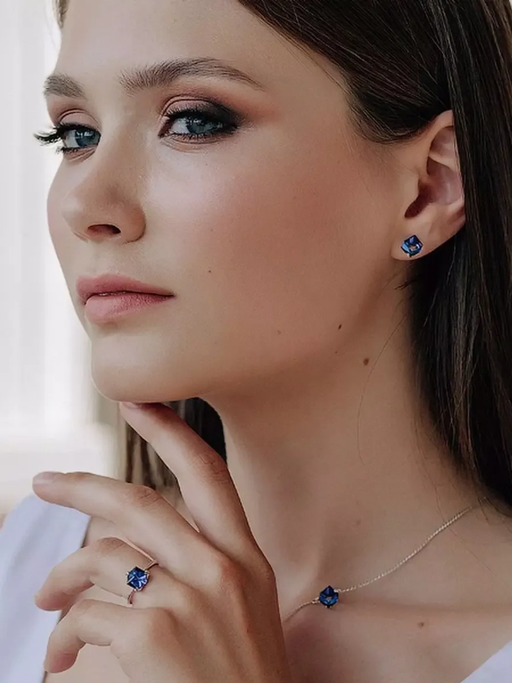 Колье Миражи с синими кристаллами-хамелеонами Swarovski