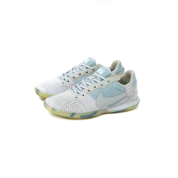 IN / Nike Streetgato / Smoky white