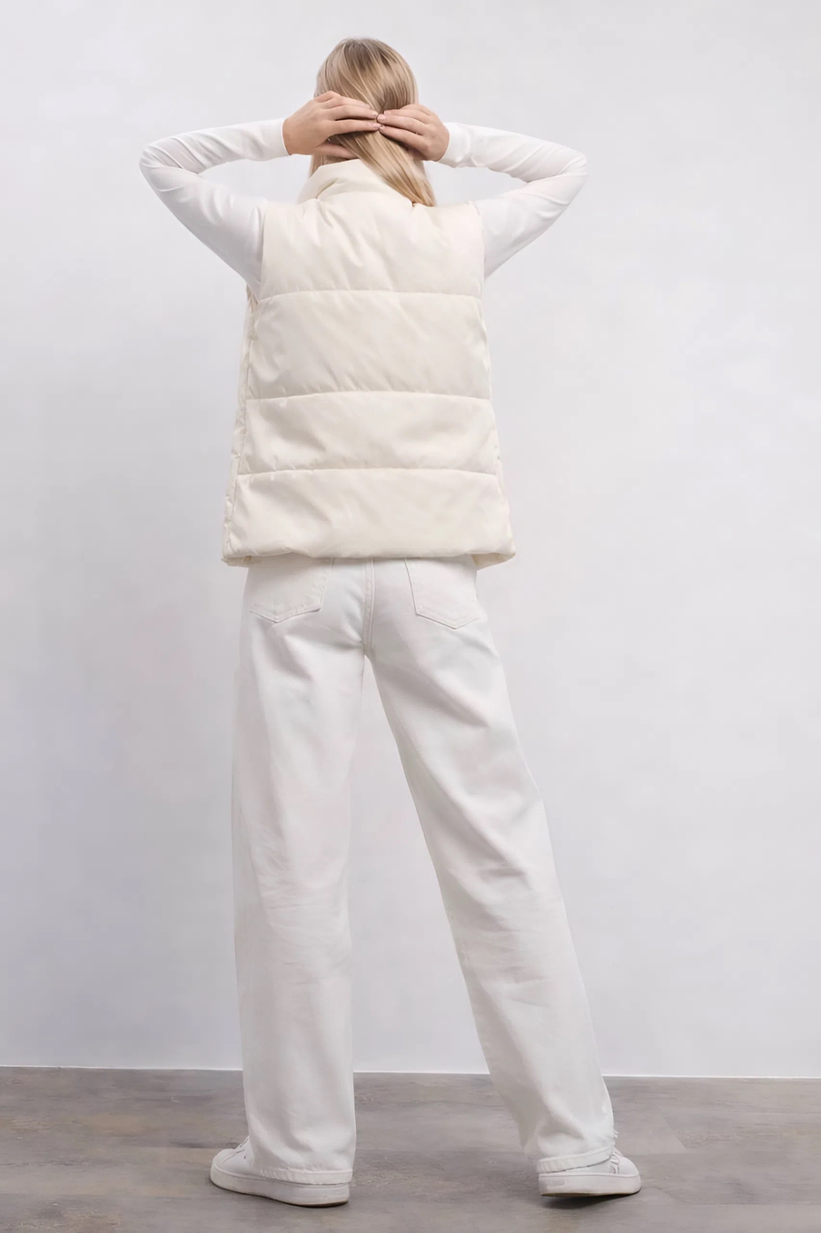 Жилет женский с воротником "HN-16" молочный