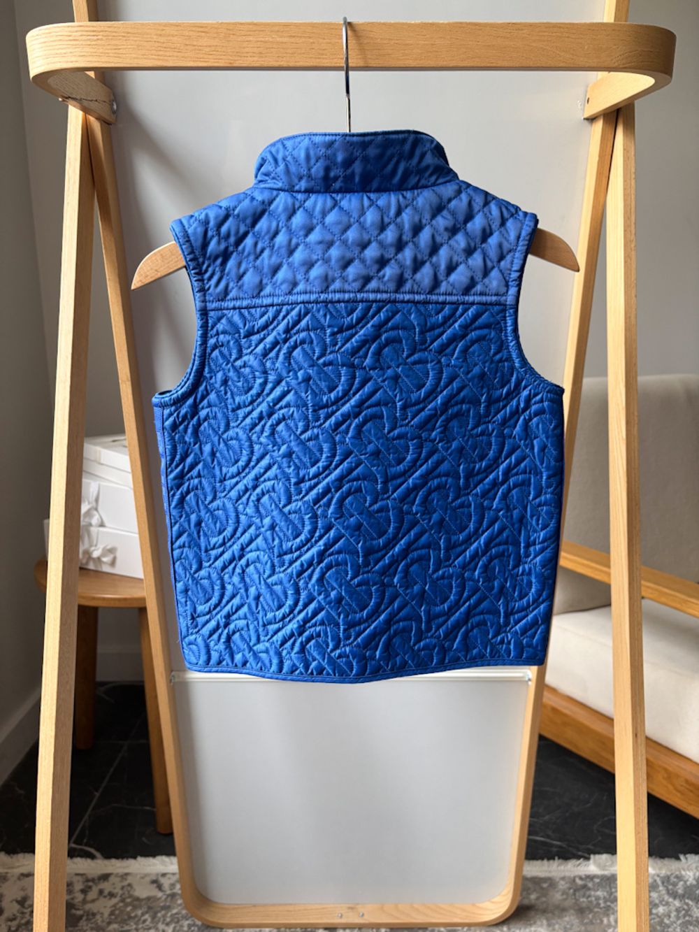 Жилет Burberry, 92