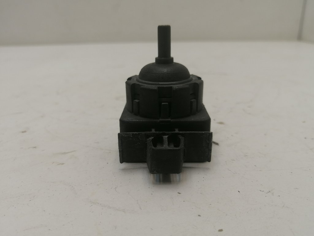 ZWS687 кт94 Датчик уровня воды для стиральной машины Zanussi 132516203 б/у