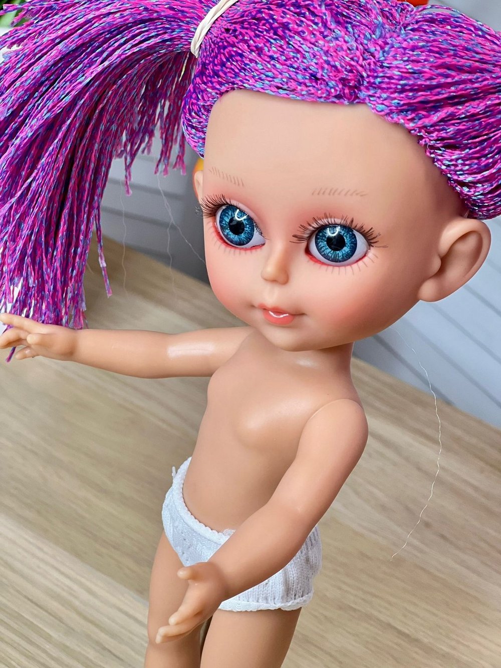 Кукла Nines виниловая 30см Dainty без одежды (2440W1A)