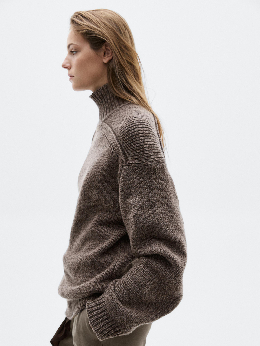 Massimo Dutti Вязаный свитер с высоким воротом и меланжевым принтом - Limited Edition, бежевый