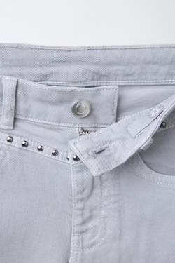 ZARA ДЖИНСЫ FLARE С ЗАКЛЕПКАМИ, СЕРЫЙ