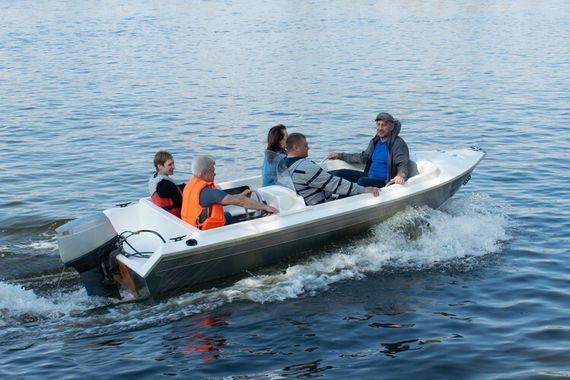 Алюминиевая лодка Алюмакс-435К с консолью