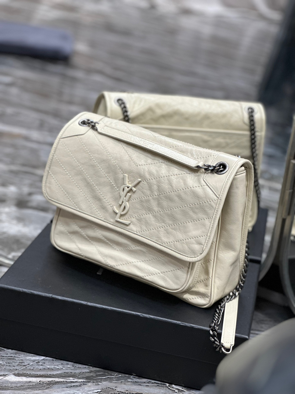 Saint Laurent Niki 32 cm
