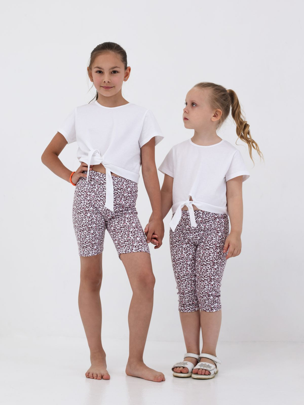 Бриджи для девочки, модель №1, рост 128 см, с принтом "сердечки"