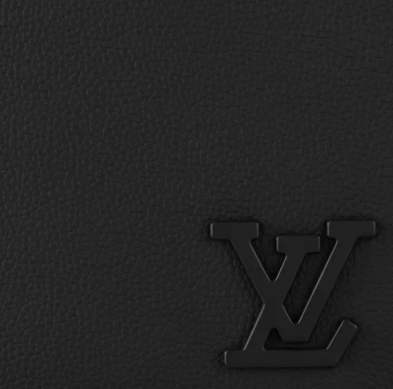 Сумка-мессенджер Louis Vuitton Takeoff Aerogram