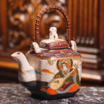 Антикварный японский чайник в стиле сацума